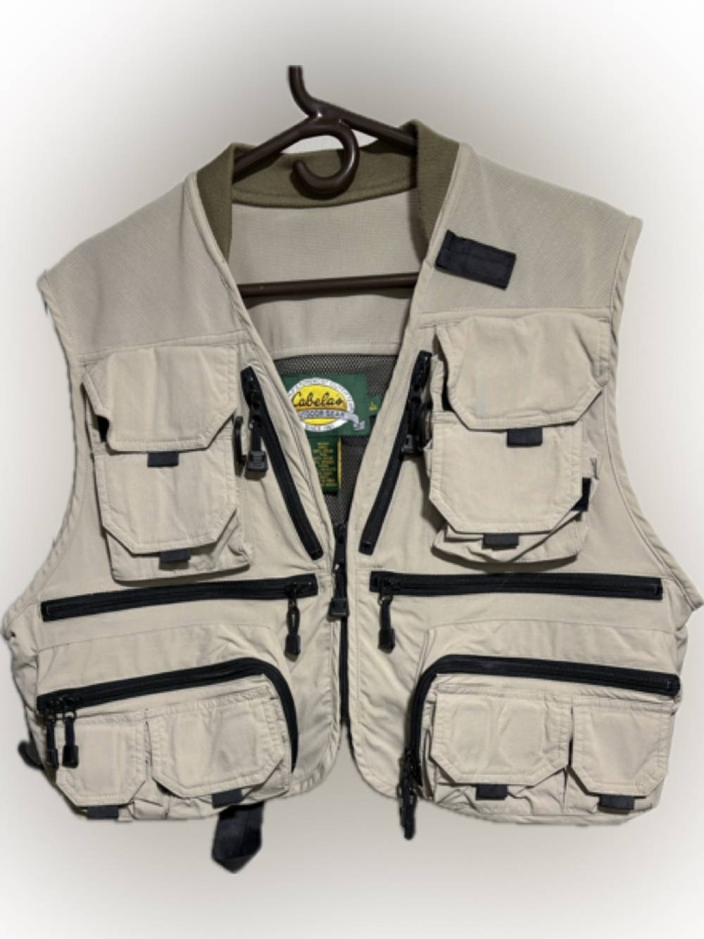 Cabela's Khaki Multi-Pocket Fishing Vest Men’s Large